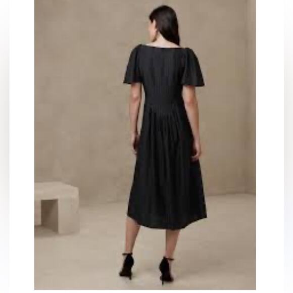 Banana Republic Factory Black Flutter Sleeve Pleated Midi Dress - Picture 5 of 9